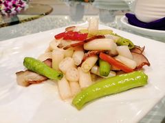 杭椒腊肉炒藕带-上海年代·浙菜家烧·小海鲜(水上东路店)