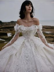点击看大图 -Renee芮亦婚纱
