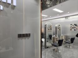 -Tloml salon