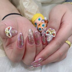 -花系美·美甲美睫精品店