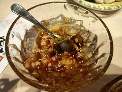 焦糖双色冰粉-鱼酷活鱼烤鱼(恒隆广场店)