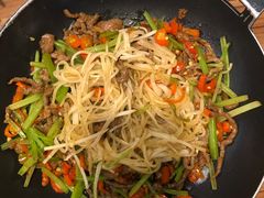 -阿瓦山寨·湘菜现炒·剁椒鱼头王(咸阳总店)