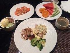 -唐拉雅秀酒店-西锦汇空中BBQ·思创餐厅