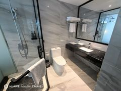 -南宁世纪君悦大酒店(青秀万达滨湖路地铁站店)