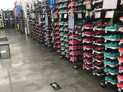 -迪卡侬(鲁泰大道店)