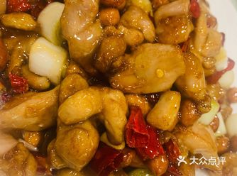 偏甜… 凉拌皮蛋很好吃，每个都有油儿… 量挺大的…