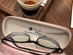 -美式眼镜·授权蔡司.依视路.尼康.豪雅.明月(人民广场店)