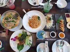 -Chom Cafe and Restaurant