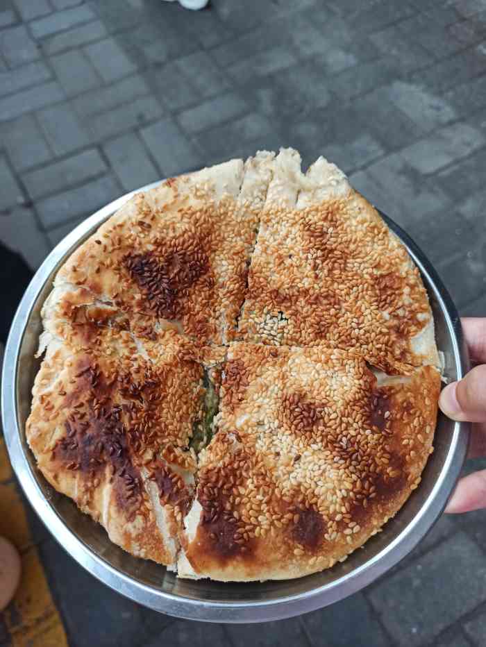 望月桥烧饼店-"如皋本地人公认最好吃的烧饼店,店面非常不.