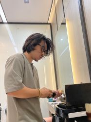 -HAIR CORNER