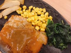 香辣烤肠配黑椒鸡排-萨莉亚(百信广场店)