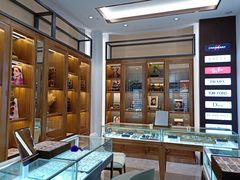 -回瑞眼镜·蔡司·依视路官方授权店(广益路万达店)