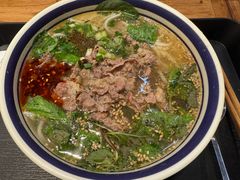 -云阿蛮云南生烫牛肉米线(奉贤路店)