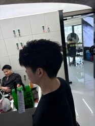 -宫铭烫发染发接发店