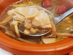 紫砂土鸡汤-有红鸡毛店·川菜(建设路店)