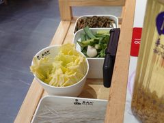 -鲁员外地锅鸡地锅鱼(龙湖江东天街店)