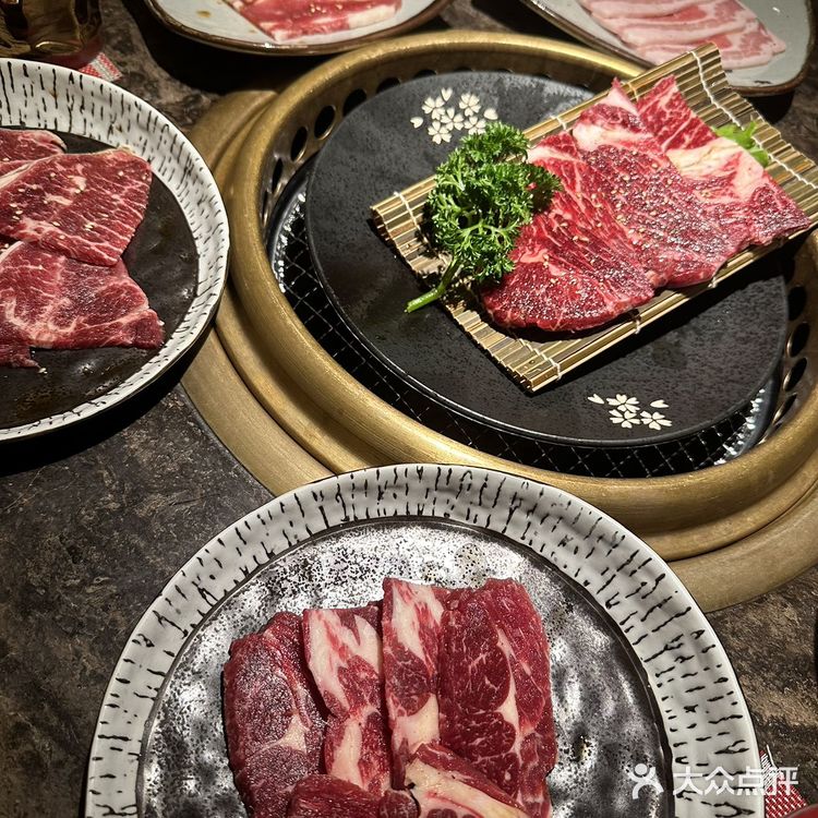 种草了很久的王野烤肉终于来了，一整个迫不及待