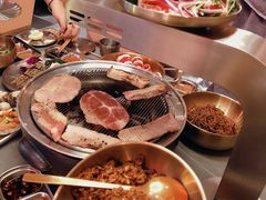 -围炉肉舍•炭烤活鳗•丹东海鲜烤肉(步行街店)