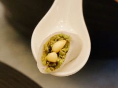 松仁香椿卷-东方明珠老上海8号餐厅(东方明珠广播电视塔店)