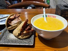 -老天桥酱肉烧饼夹肘子(天桥店)