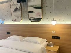 -闲隅江景艺术酒店(解放碑洪崖洞总店)