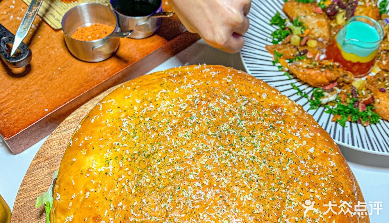 比我头还大的汉堡🍔足足12寸‼️一次性吃到爽