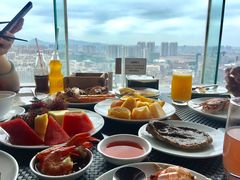 -荣誉国际酒店-云顶旋转餐厅