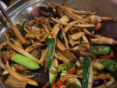 -胡桃里音乐餐厅(陶溪川店)(川湘赣菜·世界百大酒庄直供红酒·音乐表演)