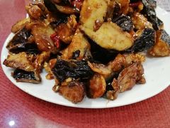 焦糖茄子牛肉粒-桃子餐厅·天津菜(红星路直营店)
