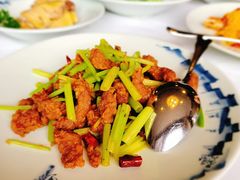 芹菜酥牛肉-杭州香格里拉·香宫中餐厅