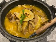 酸木瓜炖牛腩-半山腰·云南菜(侨福芳草地店)