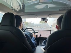 -TESLA 特斯拉(上海太古汇体验店)