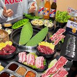 现在的烤肉店真的在玩一种很新的东西…