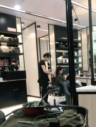 -HAIR CORNER