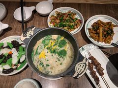 云南过桥米线-云海肴云南菜(浦江欢乐颂店)