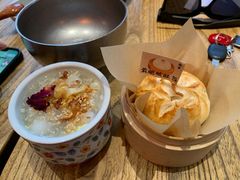 香烤云腿破酥包-银米·云南传统过桥米线(双廊黑金冠店)