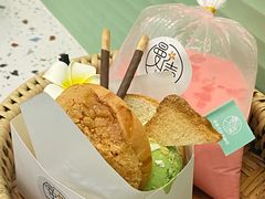 抹茶冰淇淋菠萝包-曼僖瓦罐咖啡(华山南路店)