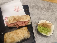 -高玛纳驴肉火烧(一世界店)