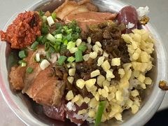 -梁阿婆廿年老牌扣肉糯米饭