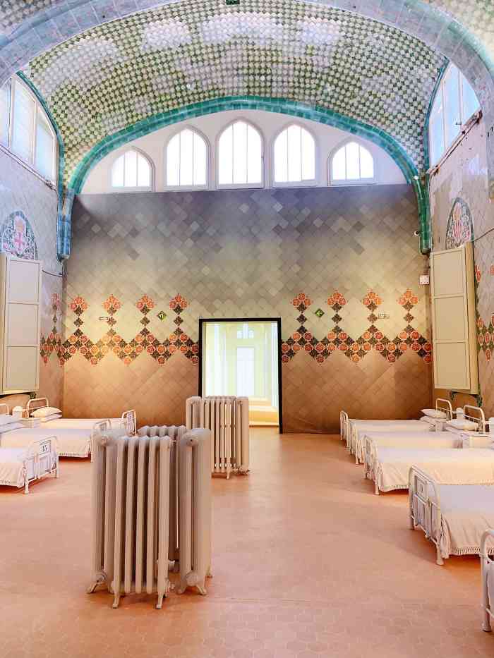 圣十字圣保罗医院-"这裏现在已经不是一家酒店了. 15世纪.