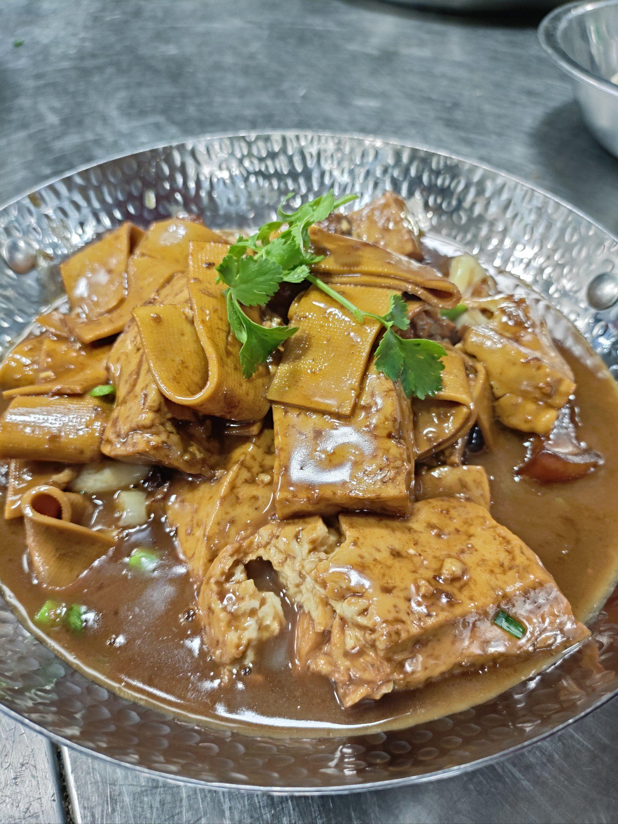 随便点的,没想到他家这个豆腐千张烧肉真的是嘎嘎的好吃