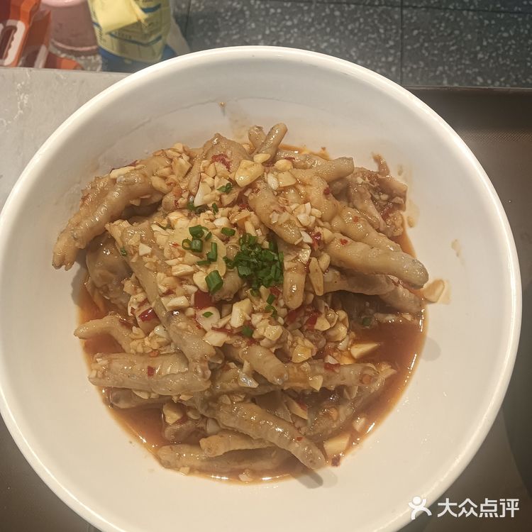 宴东家餐饮店的蒜香鸡爪