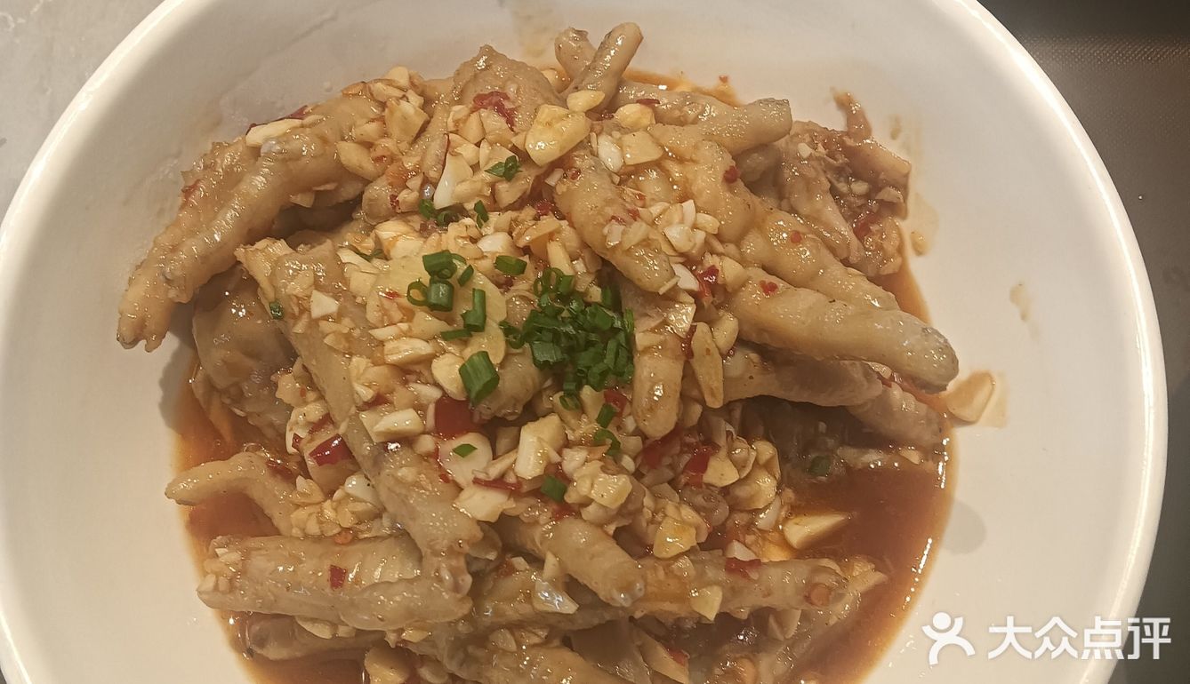 宴东家餐饮店的蒜香鸡爪