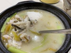 -品香菜馆(旗峰路中侨大厦店)