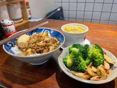 -红猪卤肉饭(大西洋美食城店)