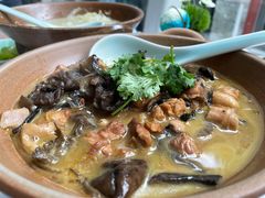 小鸡炖榛蘑-止观小馆·辽河口渔家菜(王府井店)