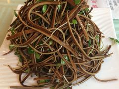 香椿苗拌黑豆腐丝-八珍饺子·烤鸭·家常菜