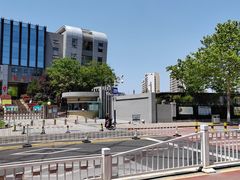 -崂山区第二实验小学