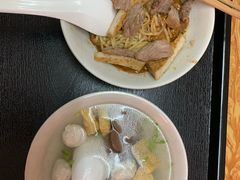 -松树干拌面店