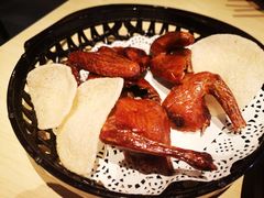 秘制脆皮乳鸽-避风塘(百联东郊店)